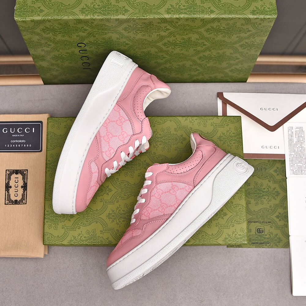 GUCCI Chunky B leather sneakers