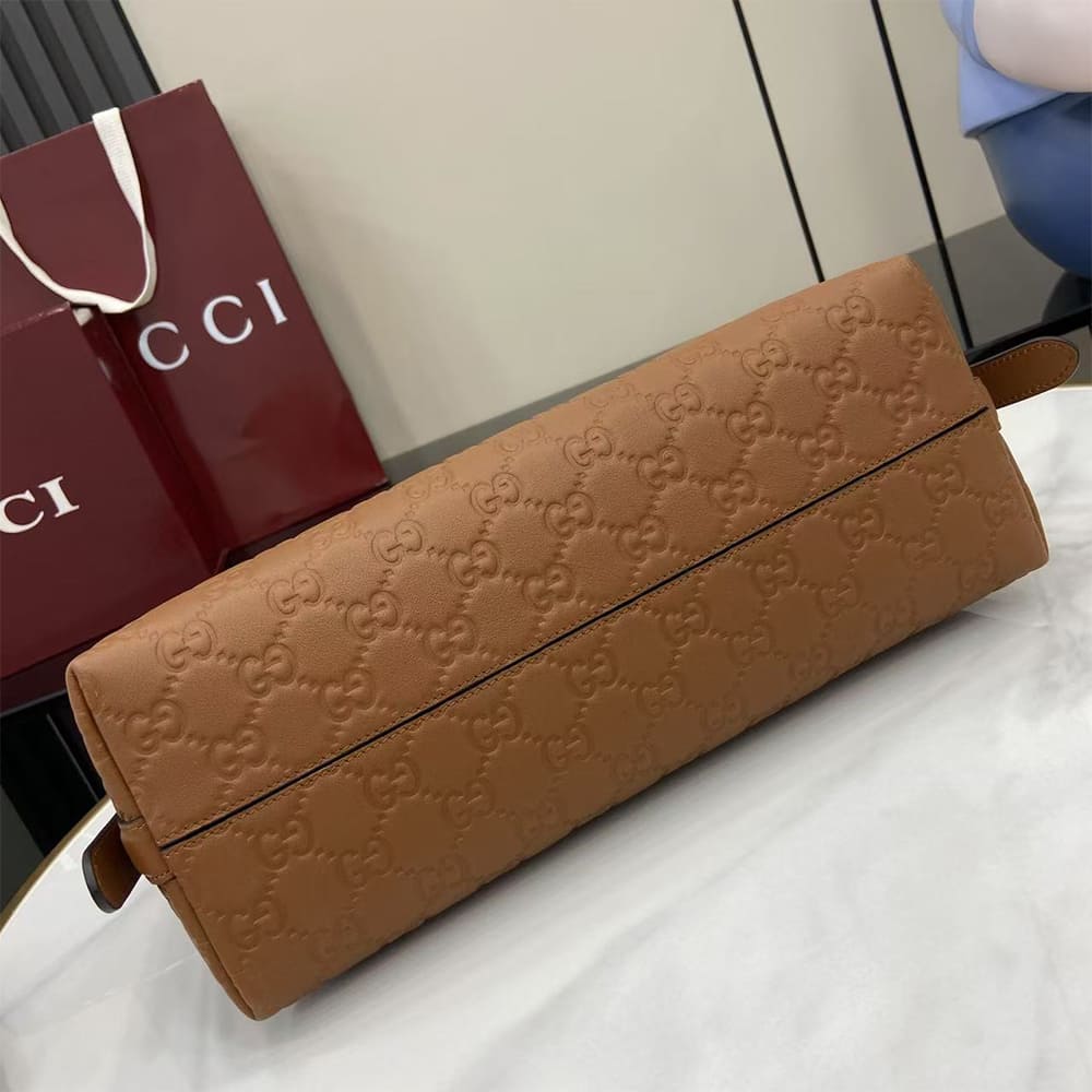 GG Emblem medium shoulder bag