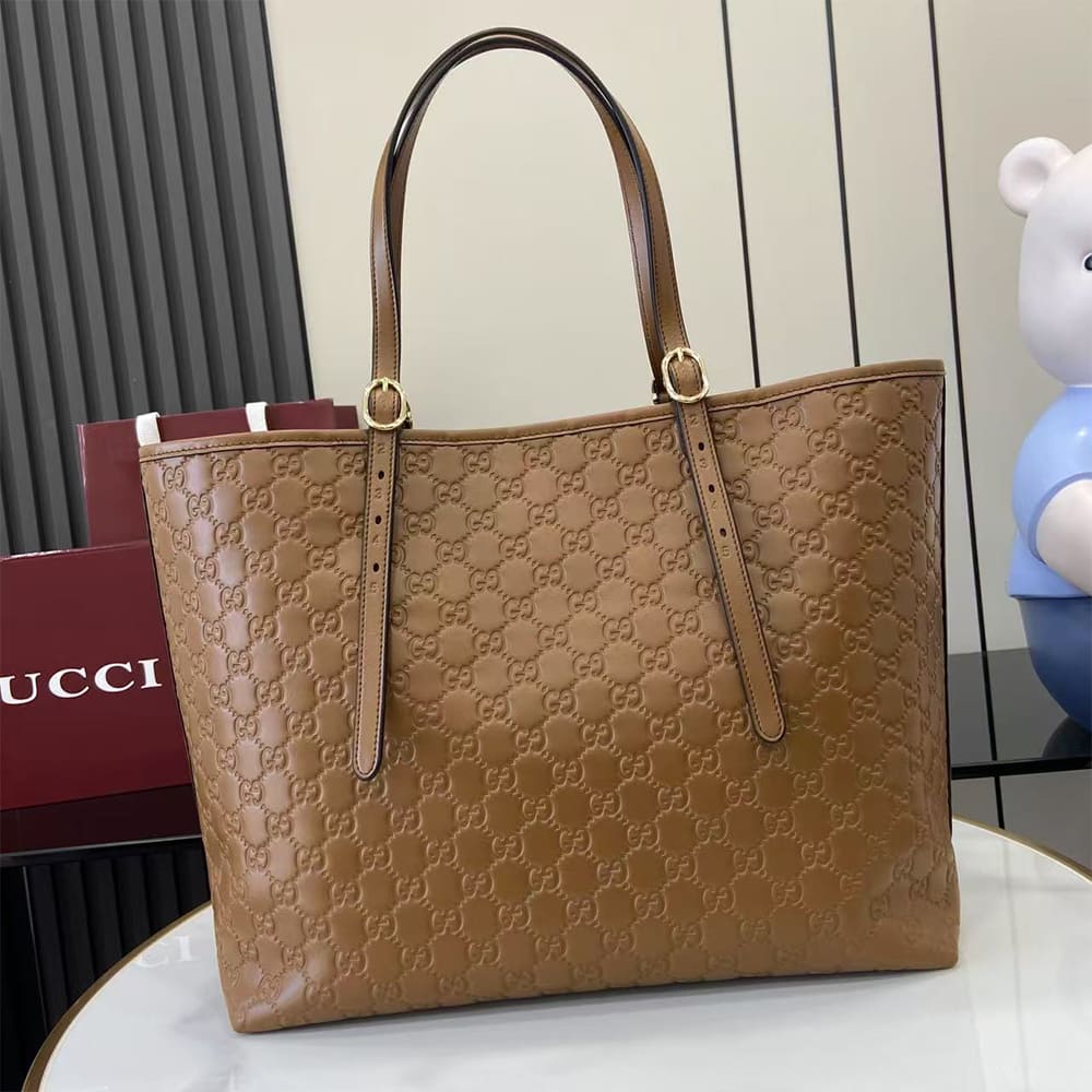 GG Emblem large tote bag