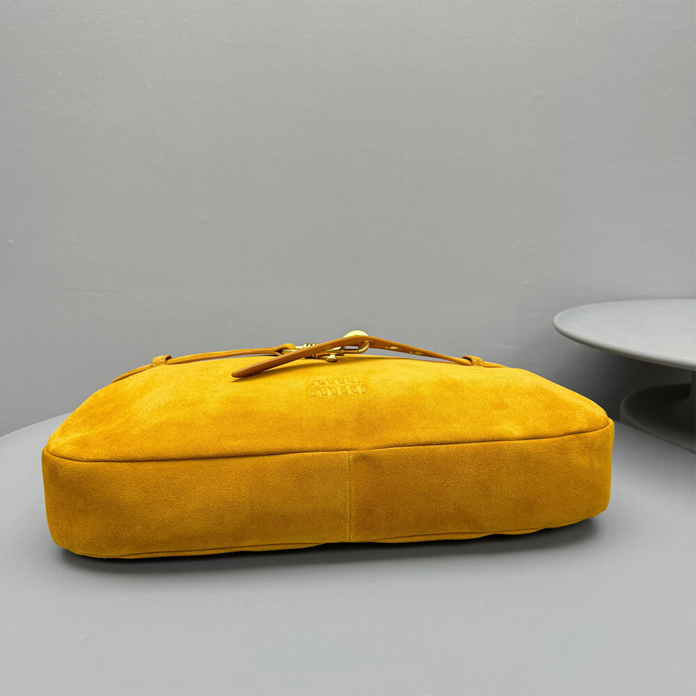 MIUMIU Medium Aventure suede bag(HIGH-END GRADE)