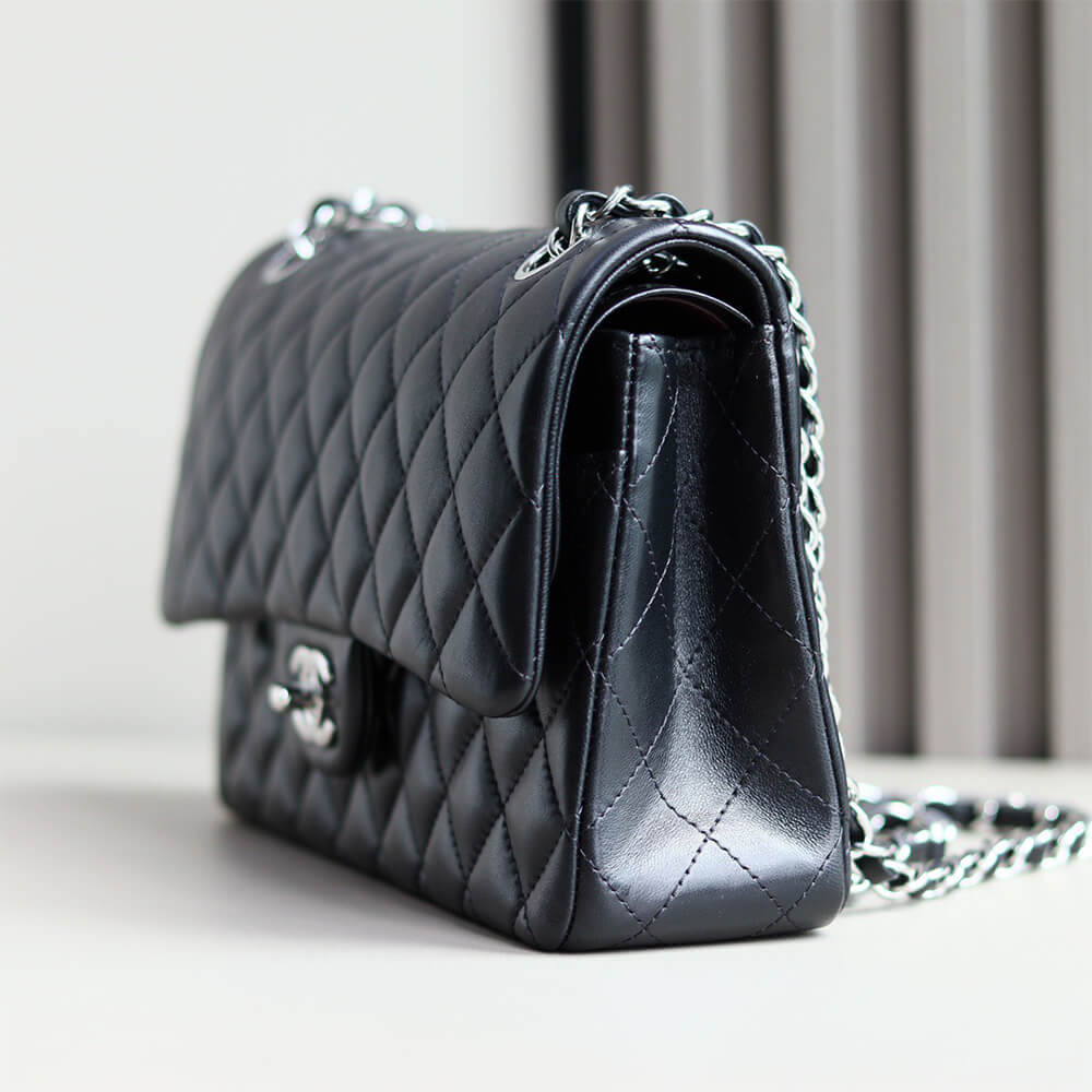 CHANEL CLASSIC FLAP HANDBAG(TAX-FREE Grade)