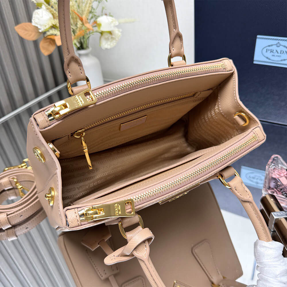 Prada Small Prada Galleria Saffiano leather bag(HIGH-END GRADE)