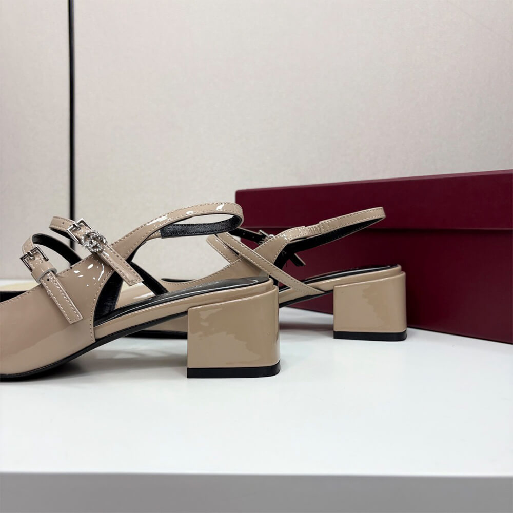 Gucci Women s pump with Double G