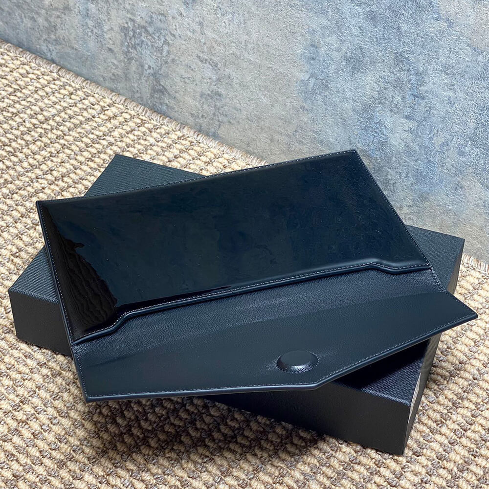 YSL UPTOWN POUCH IN PATENT LEATHER(HIGH-END GRADE)