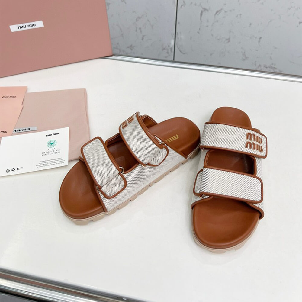 MiuMiu Canvas slides