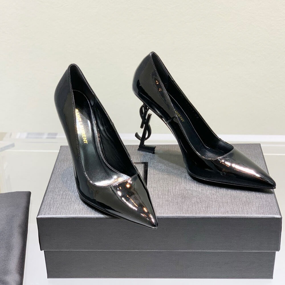 YSL OPYUM Pumps in patent leather